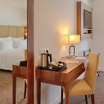 Premium Downtown 4*