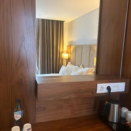 מלון Hotel Porto Downtown 4*