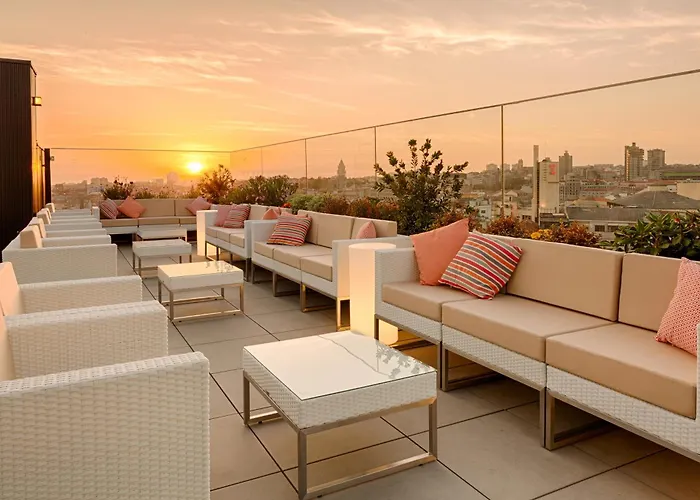 Premium Downtown Hotel