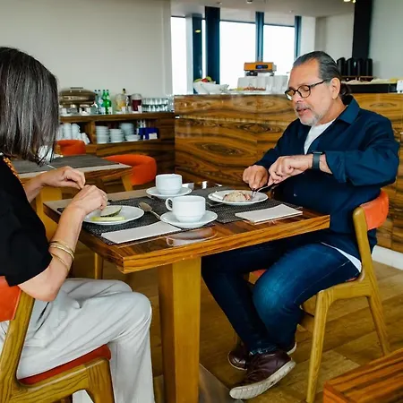 Hotel Premium Downtown 4*