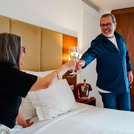 Otel Premium Downtown