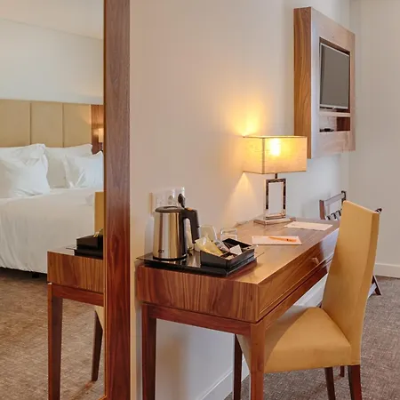Premium Downtown 4*